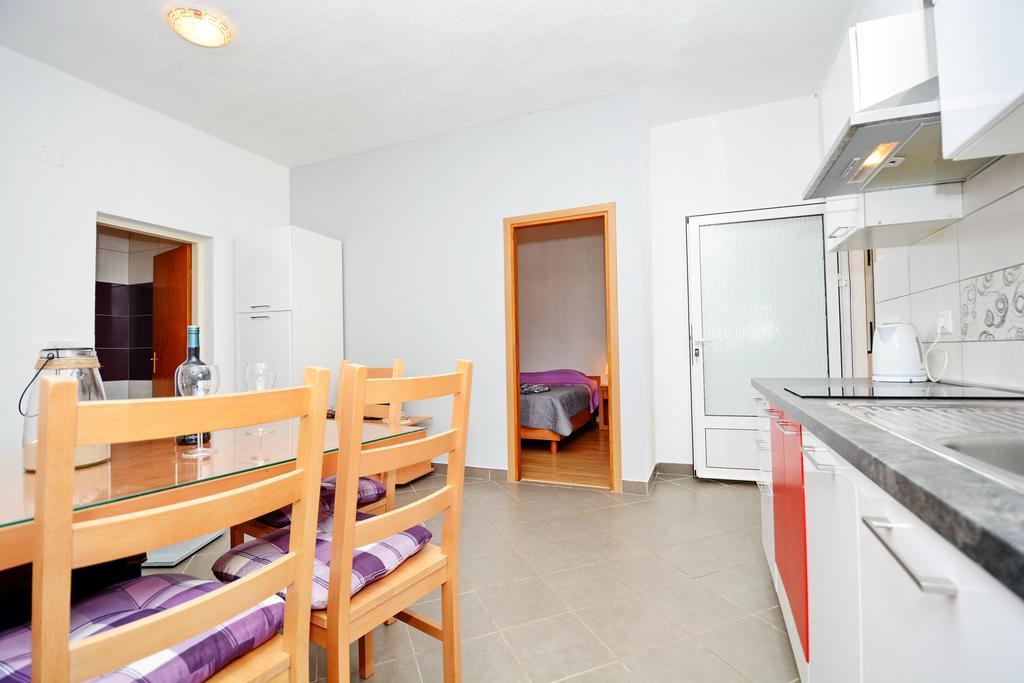 Apartments Katarina Veli Rat Exterior photo
