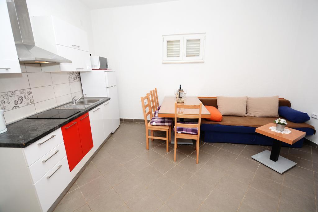 Apartments Katarina Veli Rat Exterior photo